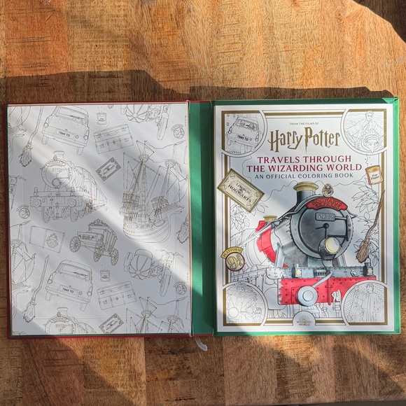 Harry Potter Coloring Book with Markers - Picture 4 of 4